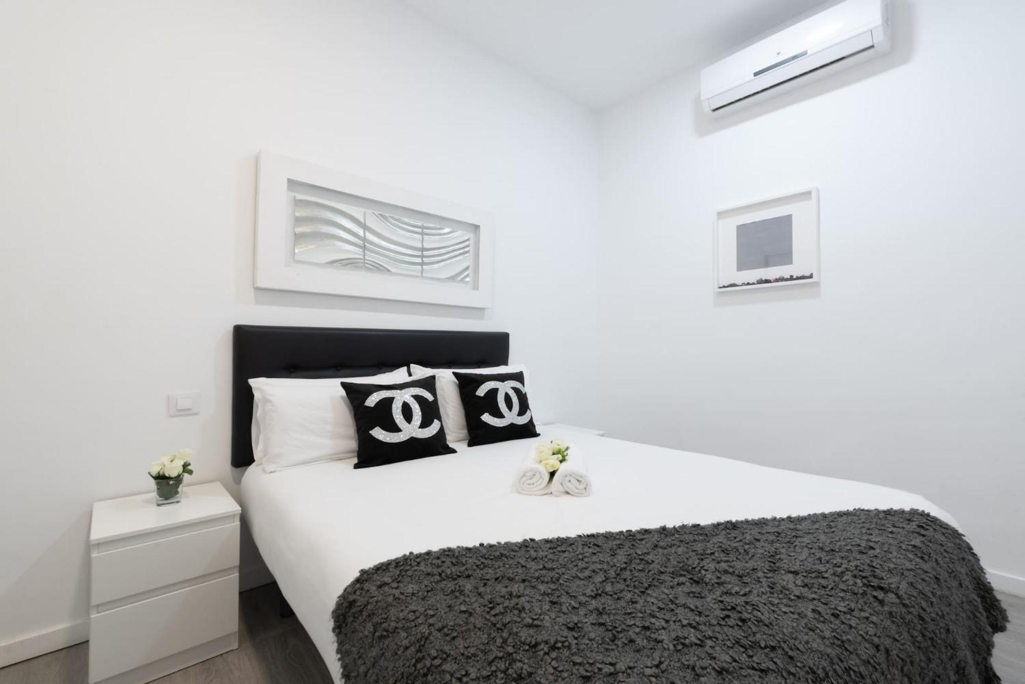Apartamentos Day Madrid Sol Centro Gran Via ภายนอก รูปภาพ