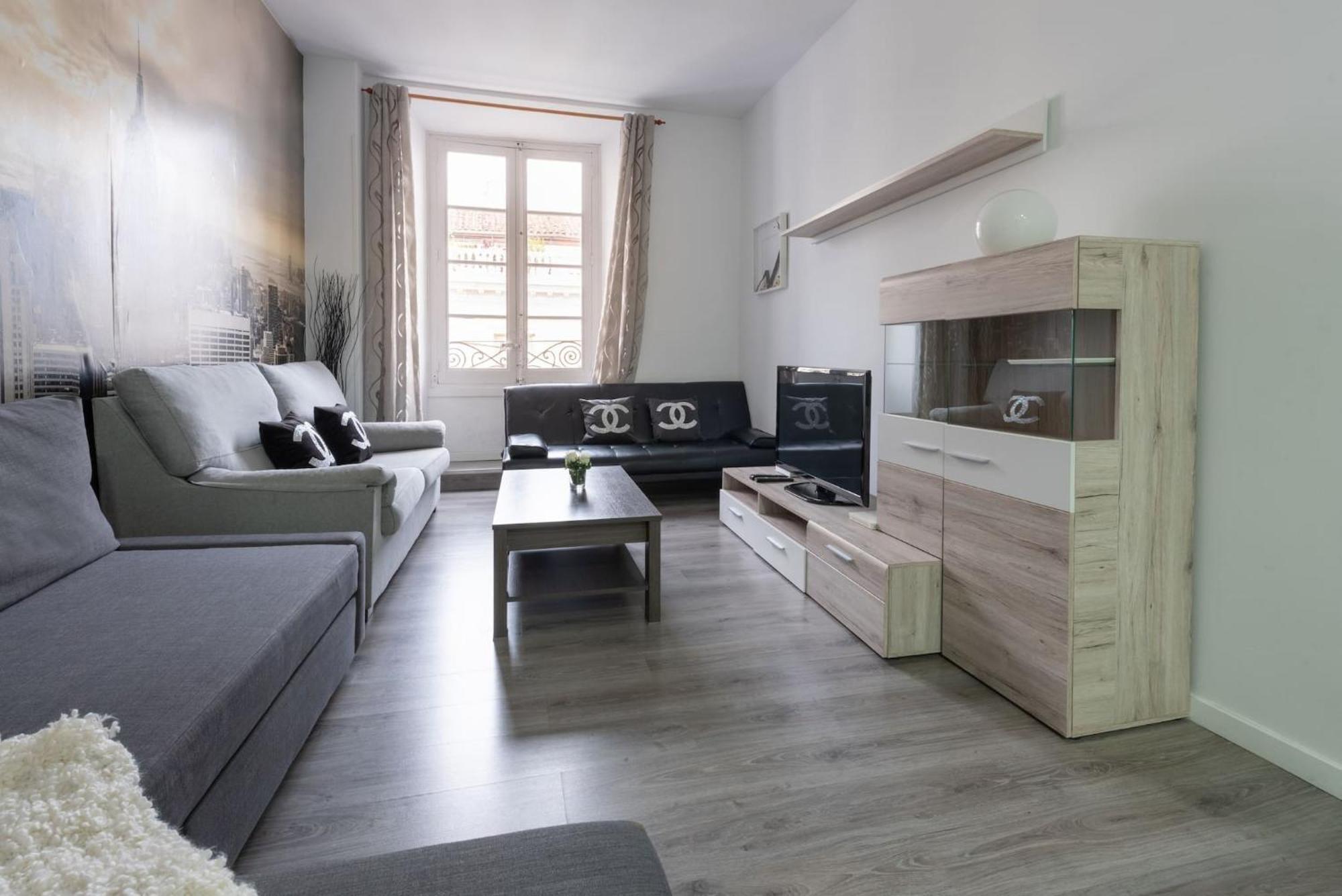 Apartamentos Day Madrid Sol Centro Gran Via ภายนอก รูปภาพ