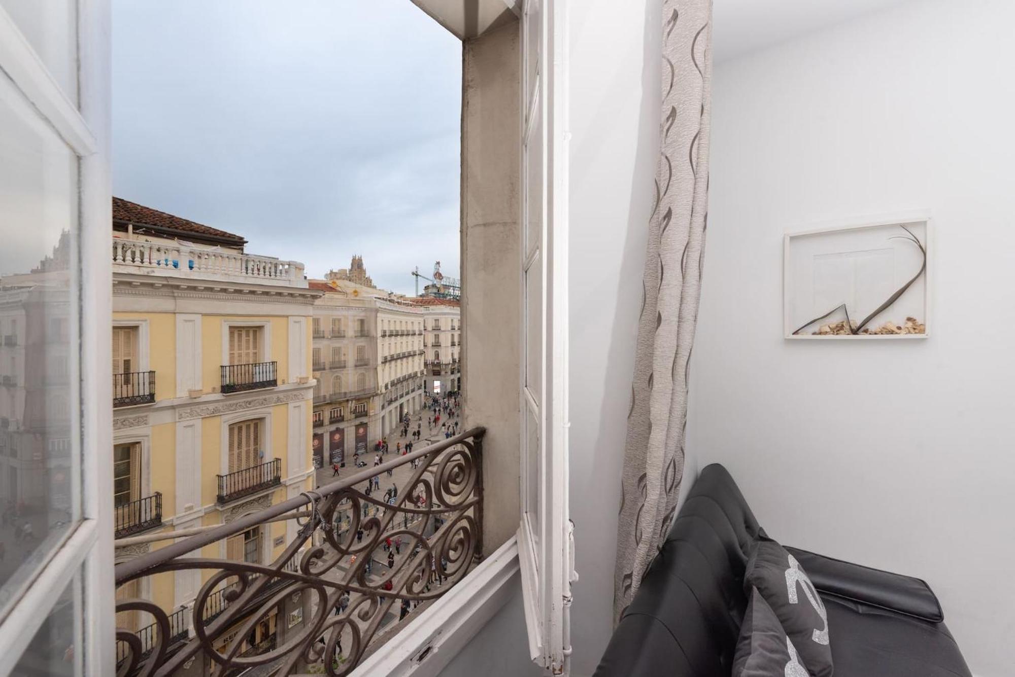Apartamentos Day Madrid Sol Centro Gran Via ภายนอก รูปภาพ
